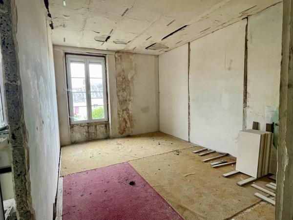 Immeuble à CROZANT (23160)