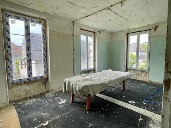 Immeuble à CROZANT (23160)