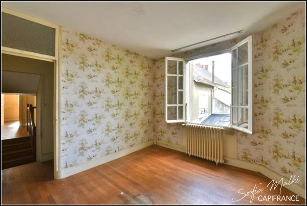 Maison à vendre 8 pièces PREVERANGES (18)