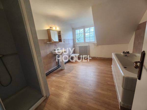 MAISON À LOUER DE 5 PIÈCES DE 137,83 M²