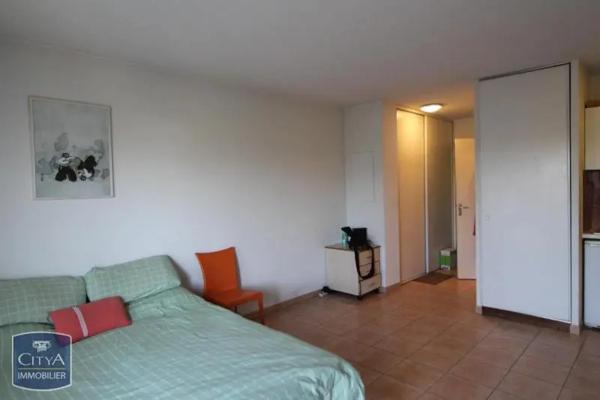 Appartement à louer 1 pièce 31.8m² Trets (13530)