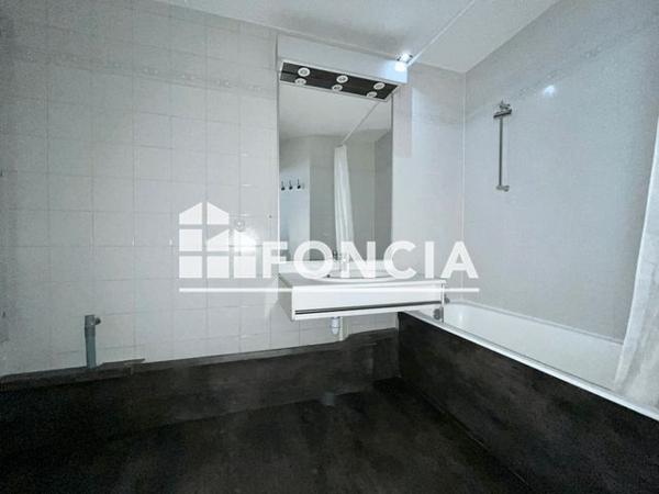 Location Appartement 2 pièces 48.85 m² - 276 RUE ANDRE PHILIP Lyon 69003