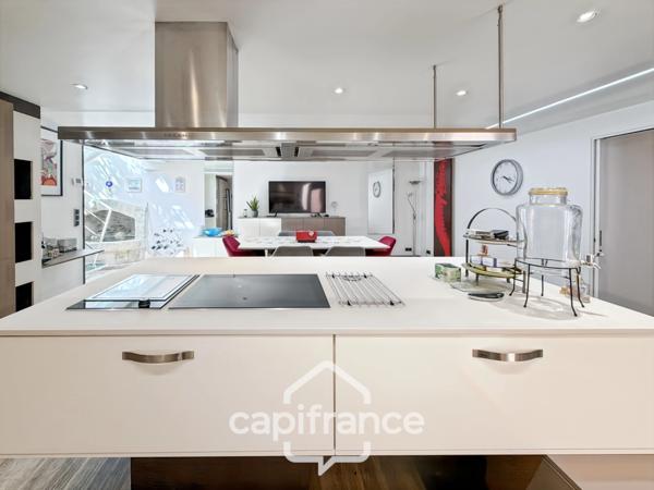 LE PERREUX SUR MARNE (94) LE PERREUX-SUR-MARNE – MAISON FAMILIALE DE 262,50 M² EN PARFAIT ETAT– 4 SUITES – JARDIN AVEC PISCINE HORS SOL – GARAGE DOUBLE