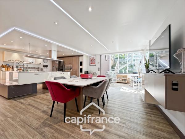 LE PERREUX SUR MARNE (94) LE PERREUX-SUR-MARNE – MAISON FAMILIALE DE 262,50 M² EN PARFAIT ETAT– 4 SUITES – JARDIN AVEC PISCINE HORS SOL – GARAGE DOUBLE