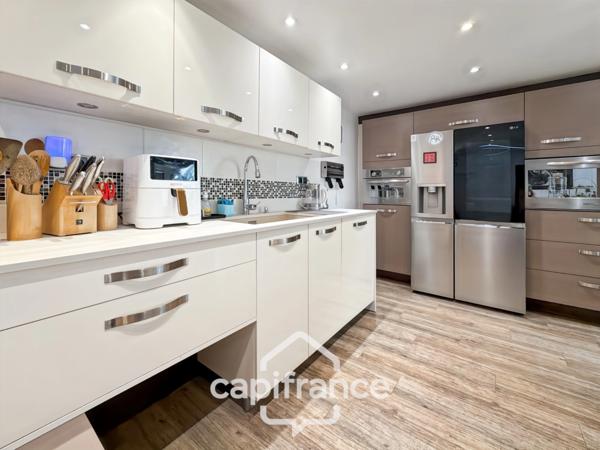 LE PERREUX SUR MARNE (94) LE PERREUX-SUR-MARNE – MAISON FAMILIALE DE 262,50 M² EN PARFAIT ETAT– 4 SUITES – JARDIN AVEC PISCINE HORS SOL – GARAGE DOUBLE