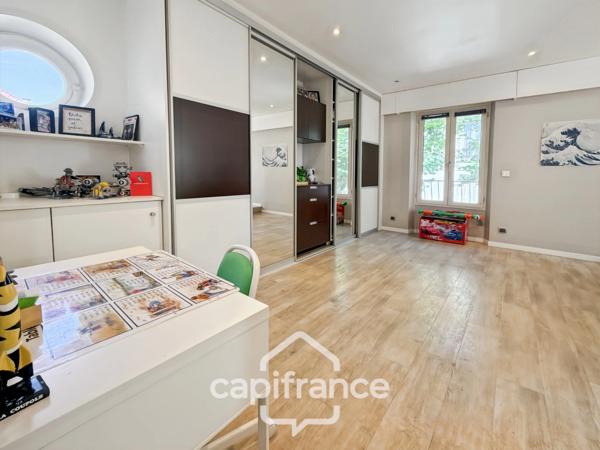 LE PERREUX SUR MARNE (94) LE PERREUX-SUR-MARNE – MAISON FAMILIALE DE 262,50 M² EN PARFAIT ETAT– 4 SUITES – JARDIN AVEC PISCINE HORS SOL – GARAGE DOUBLE