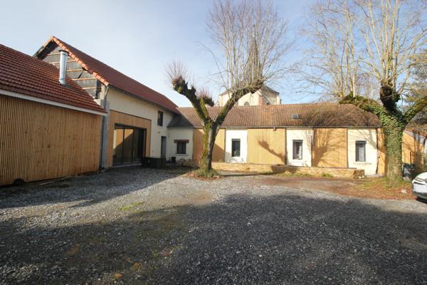 Oroix (65320) MAISON DE VILLAGE-DEPENDANCES