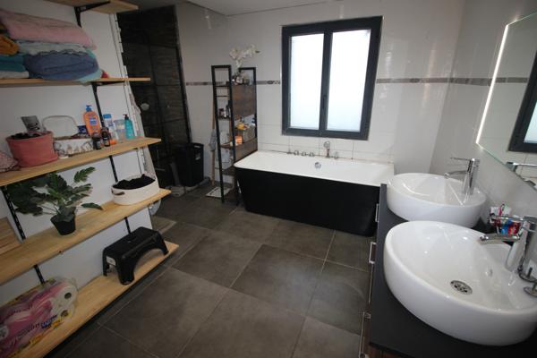 Oroix (65320) MAISON DE VILLAGE-DEPENDANCES