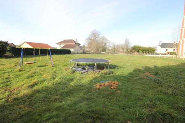 Oroix (65320) MAISON DE VILLAGE-DEPENDANCES