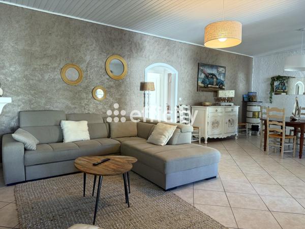 Maison
         4 pièces
        - 105 m² 899 900 € *