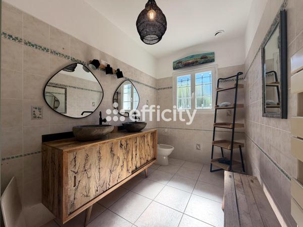 Maison
         4 pièces
        - 105 m² 899 900 € *