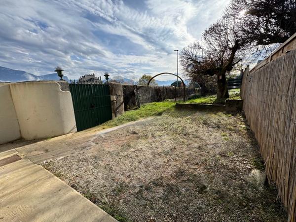 Appartement à vendre 5 pièces (73) - Triplex de 93 M2 avec Terrasse et jardin privatif, stationnements privatifs