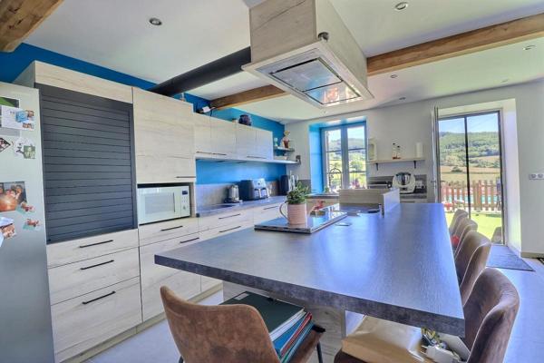 Maison rénovée à proximité des écoles et commerces