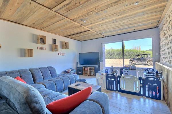 Maison rénovée à proximité des écoles et commerces