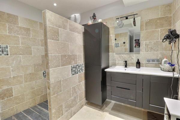 Maison rénovée à proximité des écoles et commerces