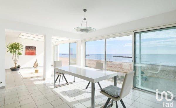 Maison 4 pièces de 201 m² à Valras-Plage (34350)