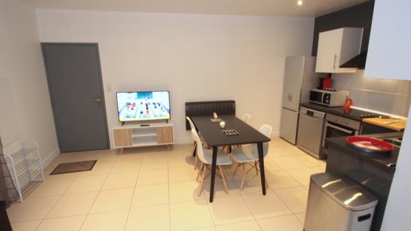 Fabrègues (34690) T2 meublé 40 m2 climatisé bail 12 mois reconductible disponible