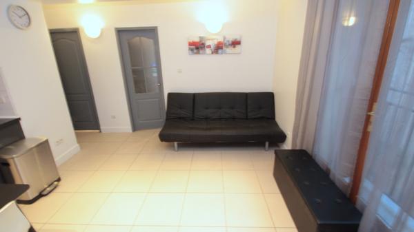 Fabrègues (34690) T2 meublé 40 m2 climatisé bail 12 mois reconductible disponible