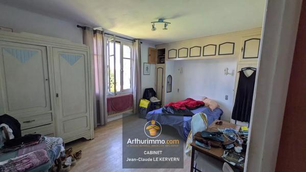 Vente                                                      Maison
                        
                     8 pièces                      173 m2                     à Yffiniac