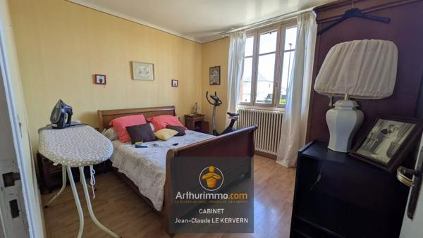 Vente                                                      Maison
                        
                     8 pièces                      173 m2                     à Yffiniac
