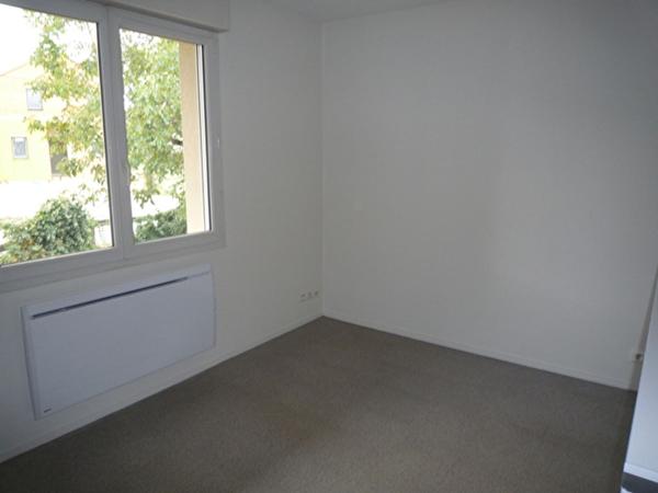 Location appartement près de VOUNEUIL SOUS BIARD - 1 pièce(s) - 22 m² - 340 €/mois