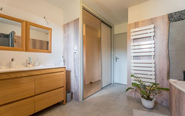 Maison à vendre    4 pièces • 139,41 m2 Chaleins