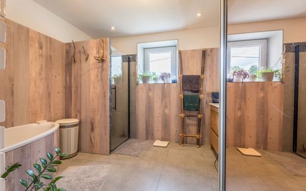 Maison à vendre    4 pièces • 139,41 m2 Chaleins