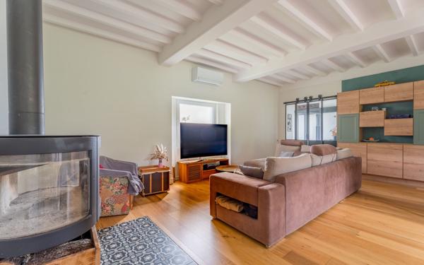 Maison à vendre    4 pièces • 139,41 m2 Chaleins