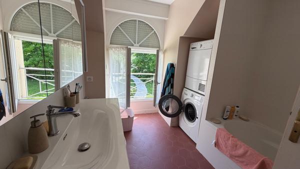 Maison 7 pièces 211 m2 avec jardin - L'Etang La Ville Loyer 2 800 €/mois **  - Référence  18367