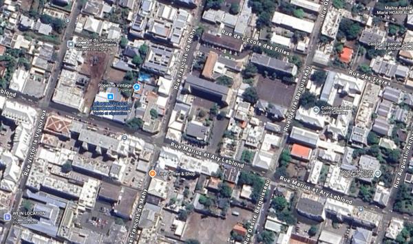 Local commercial en plein centre-ville de Saint-Pierre