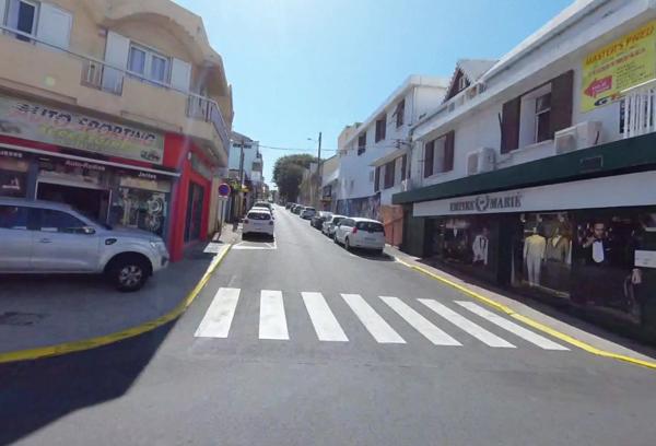 Local commercial en plein centre-ville de Saint-Pierre