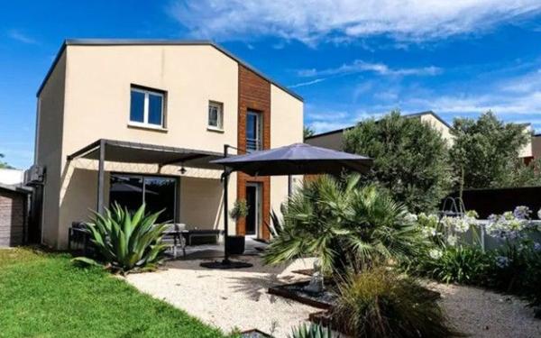 Maison à vendre    5 pièces •  Sénas