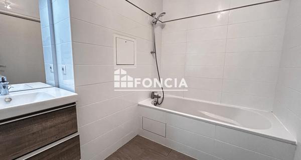 Location Appartement 4 pièces 78.3 m² - Clamart 92140
