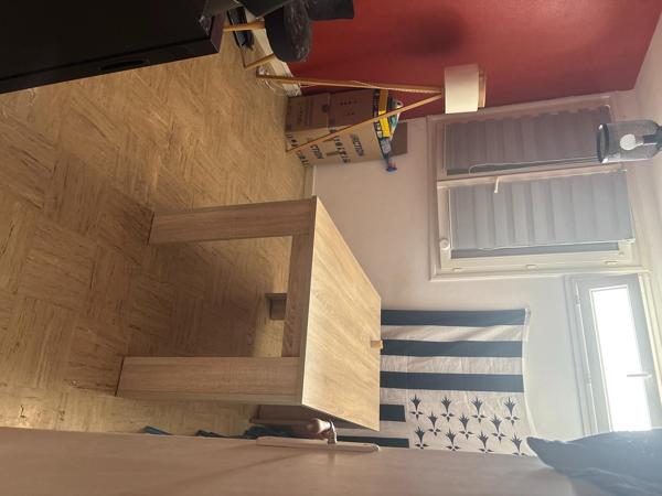 Bel appartement type 4 situé au quatrième étage sans ascenseur