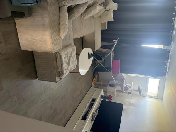 Bel appartement type 4 situé au quatrième étage sans ascenseur