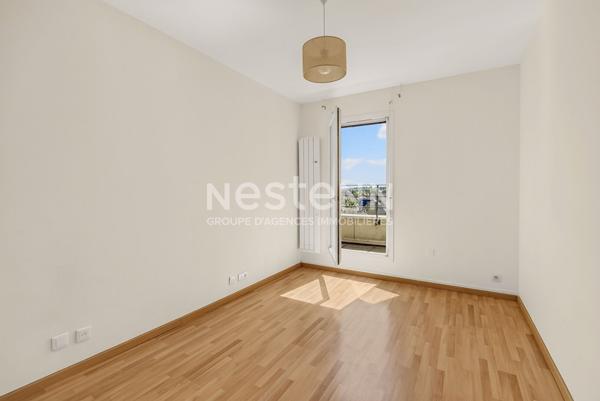 APPARTEMENT DERNIER ETAGE AVEC BALCON ET TERRASSE 3 CHAMBRES QUARTIER ROBIEN AVEC GARAGE