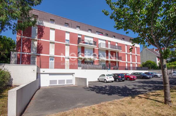 APPARTEMENT DERNIER ETAGE AVEC BALCON ET TERRASSE 3 CHAMBRES QUARTIER ROBIEN AVEC GARAGE