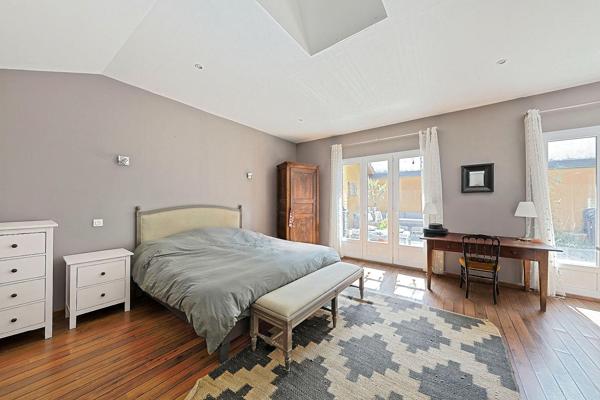 Maison esprit loft avec patio confidentiel au coeur de ville
