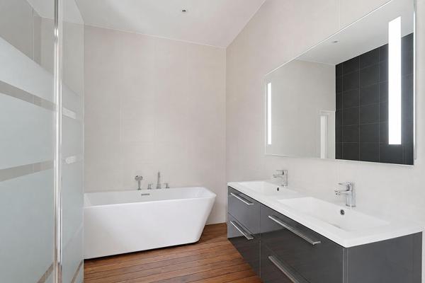 Maison esprit loft avec patio confidentiel au coeur de ville