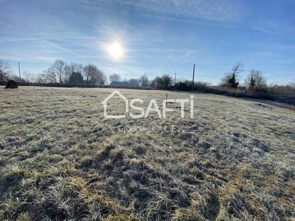 Terrain (viabilisé) de 3 310 m² à SAINTE CROIX