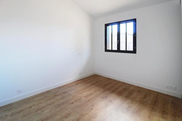 MAISON NEUVE DE 4 CHAMBRES AVEC GARAGE 100 METRES DU BASSIN ET PLAGE