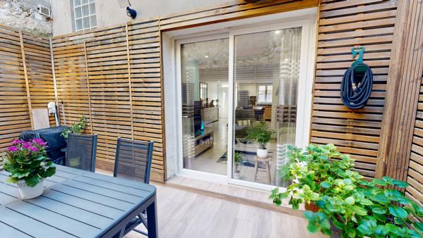 Maison de village R+2 moderne avec 3 chambres et belle terrasse de 19m²