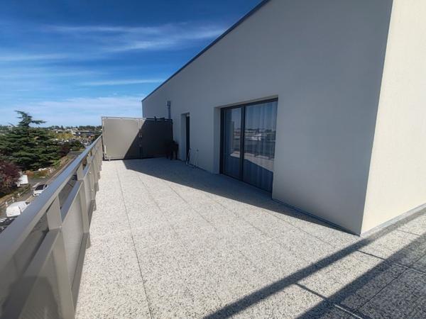 Tours Nord, appartement récent T4, terrasses, stationnement, cave