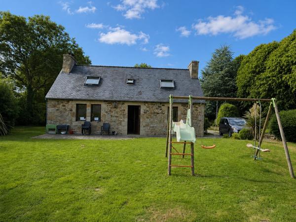 CHARMANTE MAISON EN PIERRE