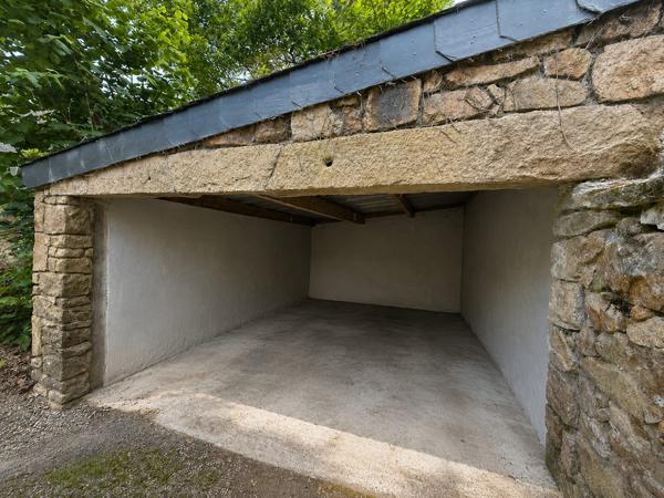CHARMANTE MAISON EN PIERRE