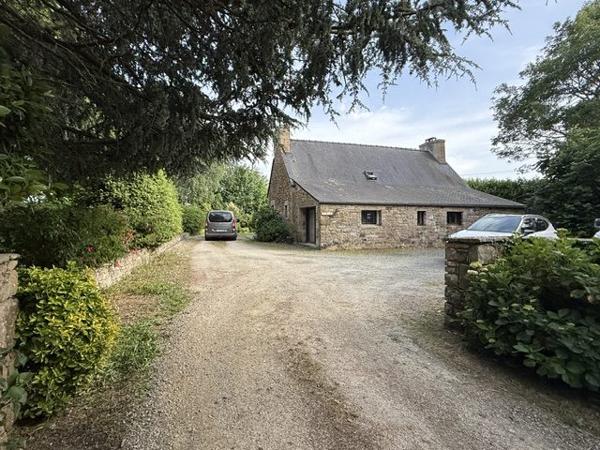 CHARMANTE MAISON EN PIERRE