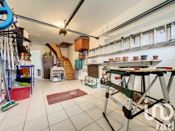 Maison traditionnelle 5 pièces de 166 m² à Rambouillet (78120)