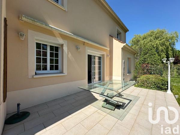 Maison traditionnelle 5 pièces de 166 m² à Rambouillet (78120)