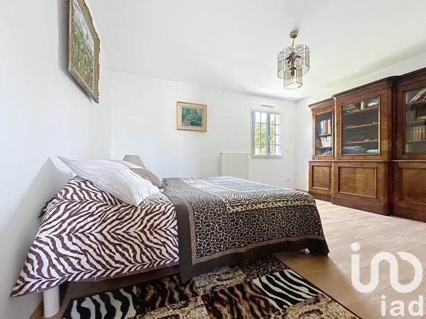 Maison traditionnelle 5 pièces de 166 m² à Rambouillet (78120)