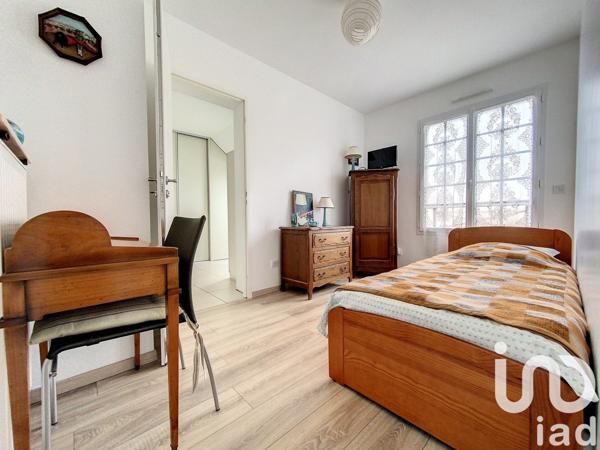 Maison traditionnelle 5 pièces de 166 m² à Rambouillet (78120)